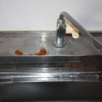 キッチンシンク廻りのサビ取り（横浜市）